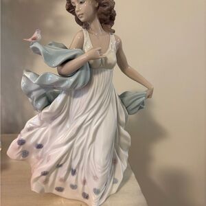 Lladro summer serenade woman figurine